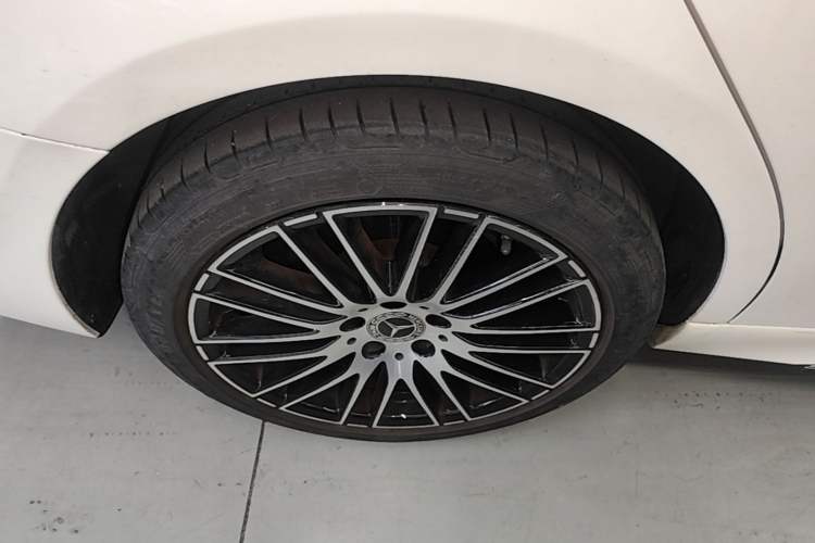 Used Mercedes-Benz C-Class 2023 Restyled C 260 L Sport Edition Right Rear Wheel Hub