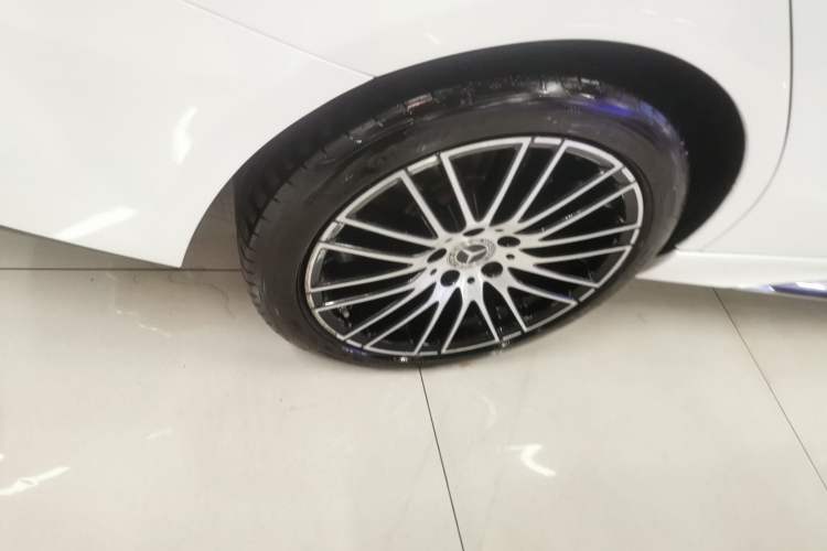 Used Mercedes-Benz C-Class 2023 Restyled C 260 L Sport Edition Right Rear Wheel Hub