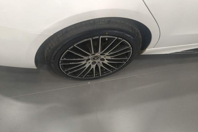 Used Mercedes-Benz C-Class 2023 C 260 L Sport Edition Right Rear Wheel Hub
