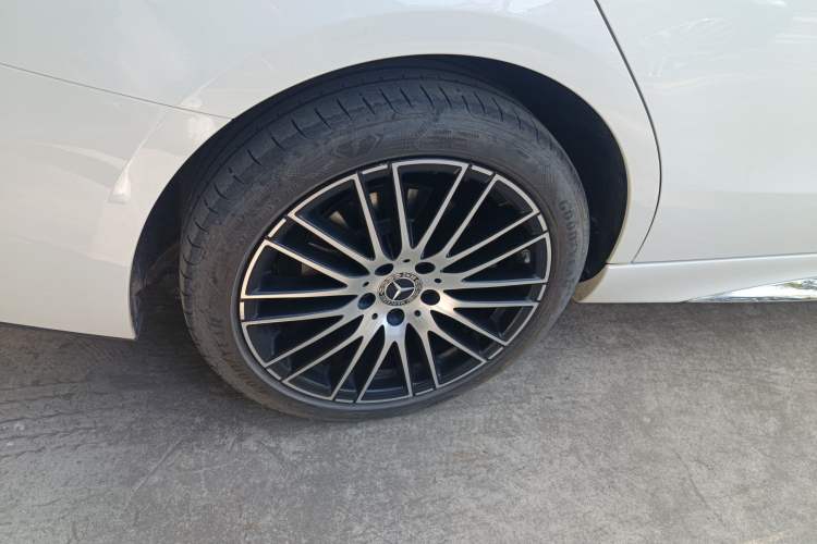 Used Mercedes-Benz C-Class 2023 C 260 L Sport Edition Right Rear Wheel Hub