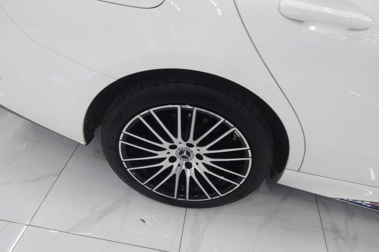 Used Mercedes-Benz C-Class 2023 C 260 L Sport Edition Right Rear Wheel Hub
