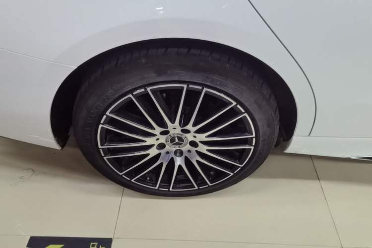 Used Mercedes-Benz C-Class 2023 C 260 L Sport Edition Right Rear Wheel Hub