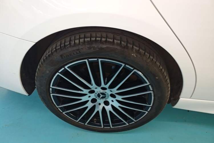Used Mercedes-Benz C-Class 2023 Restyled C 260 L Sport Edition Right Rear Wheel Hub
