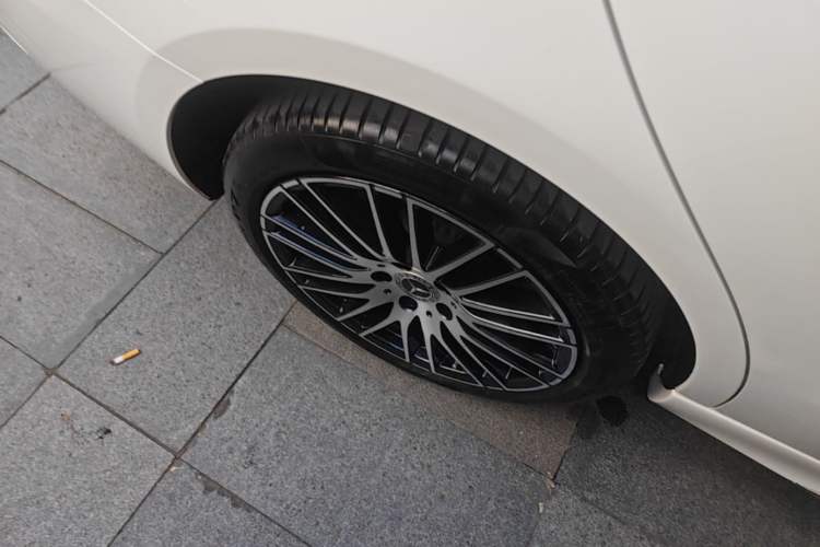 Used Mercedes-Benz C-Class 2023 Restyled C 260 L Sport Edition Right Rear Wheel Hub