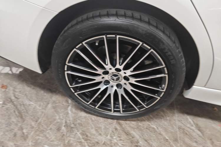 Used Mercedes-Benz C-Class 2023 C 200 L Sport Edition Right Rear Wheel Hub