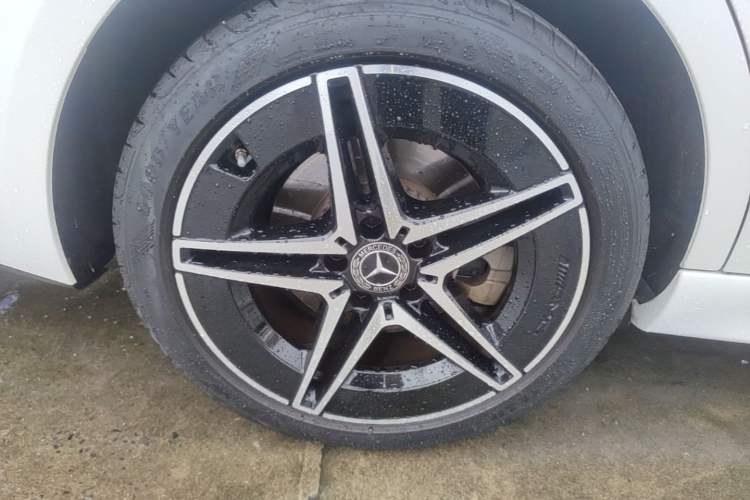 Used Mercedes-Benz C-Class 2023 C 260 L Bright Night Sports Edition Right Rear Wheel Hub