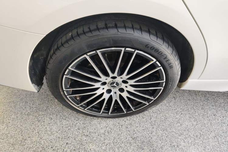 Used Mercedes-Benz C-Class 2023 Restyled C 260 L Sport Edition Right Rear Wheel Hub