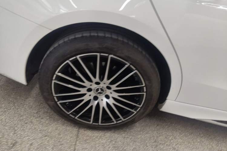 Used Mercedes-Benz C-Class 2023 Restyled C 260 L Sport Edition Right Rear Wheel Hub