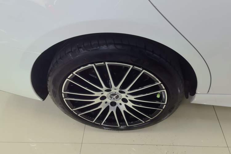 Used Mercedes-Benz C-Class 2023 C 260 L Sport Edition Right Rear Wheel Hub