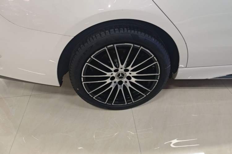 Used Mercedes-Benz C-Class 2023 C 200 L Sport Edition Right Rear Wheel Hub