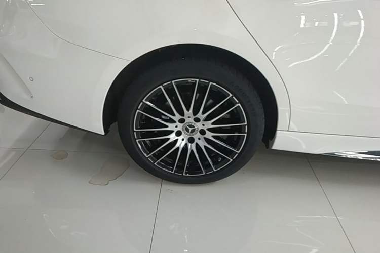 Used Mercedes-Benz C-Class 2023 C 260 L Sport Edition Right Rear Wheel Hub