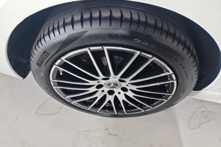 Used Mercedes-Benz C-Class 2023 Revised C 200 L Sport Edition Right Rear Wheel Hub