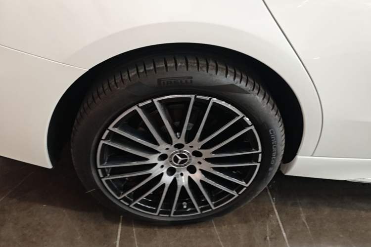 Used Mercedes-Benz C-Class 2023 Restyled C 260 L Sport Edition Right Rear Wheel Hub
