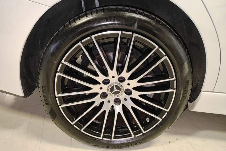 Used Mercedes-Benz C-Class 2023 Second Facelift C 260 L Sport Edition Right Rear Wheel Hub