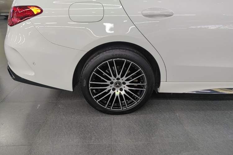 Used Mercedes-Benz C-Class 2023 Second Facelift C 260 L Sport Edition Right Rear Wheel Hub