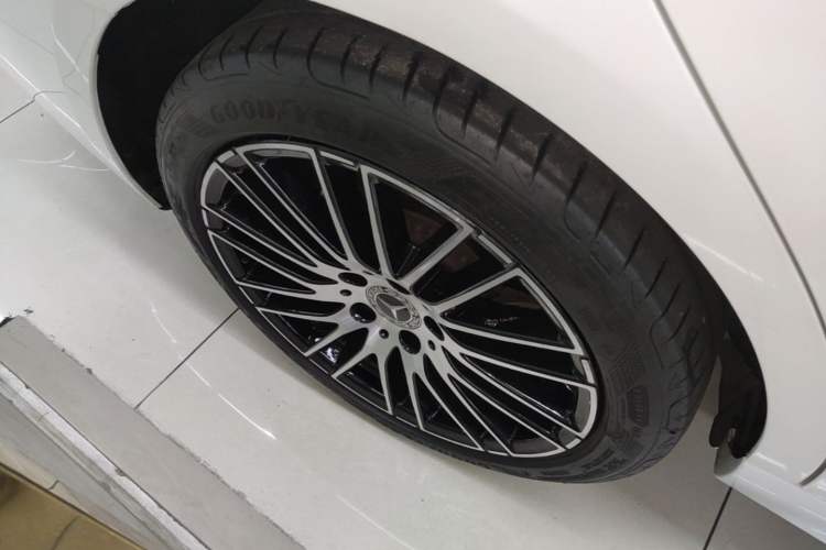Used Mercedes-Benz C-Class 2023 Restyled C 260 L Sport Edition Right Rear Wheel Hub