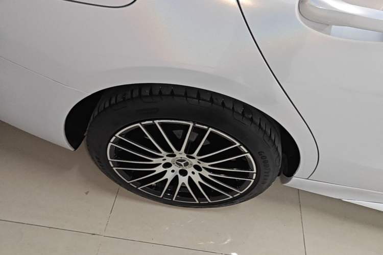 Used Mercedes-Benz C-Class 2023 C 260 L Sport Edition Right Rear Wheel Hub