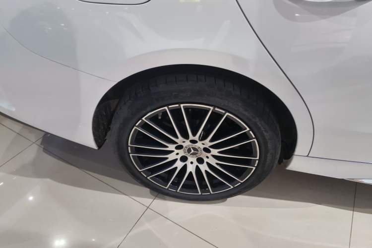 Used Mercedes-Benz C-Class 2023 C 200 L Sport Edition Right Rear Wheel Hub