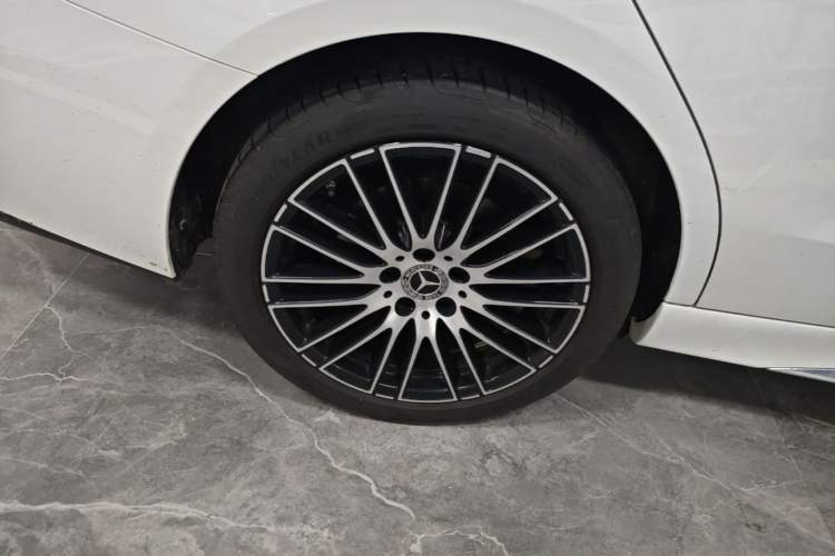 Used Mercedes-Benz C-Class 2023 Restyled C 260 L Sport Edition Right Rear Wheel Hub