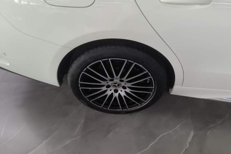 Used Mercedes-Benz C-Class 2023 Restyled C 260 L Sport Edition Right Rear Wheel Hub