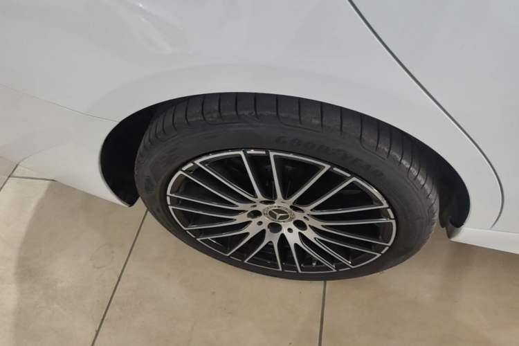 Used Mercedes-Benz C-Class 2023 C 260 L Sport Edition Right Rear Wheel Hub
