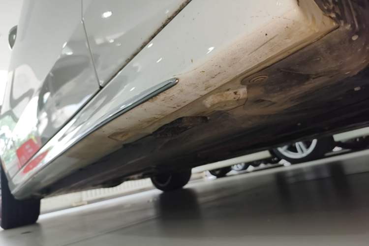 Used Mercedes-Benz C-Class 2023 Revised C 200 L Sport Edition Right Side Sill