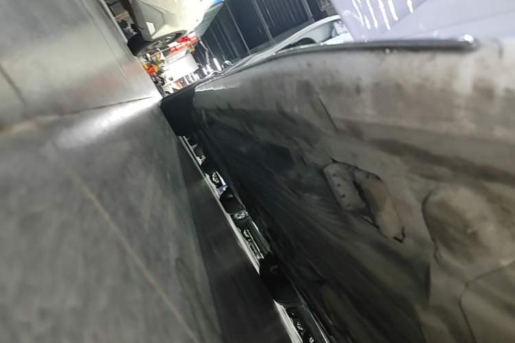 Used Mercedes-Benz C-Class 2023 Restyled C 260 L Sport Edition Right Side Sill