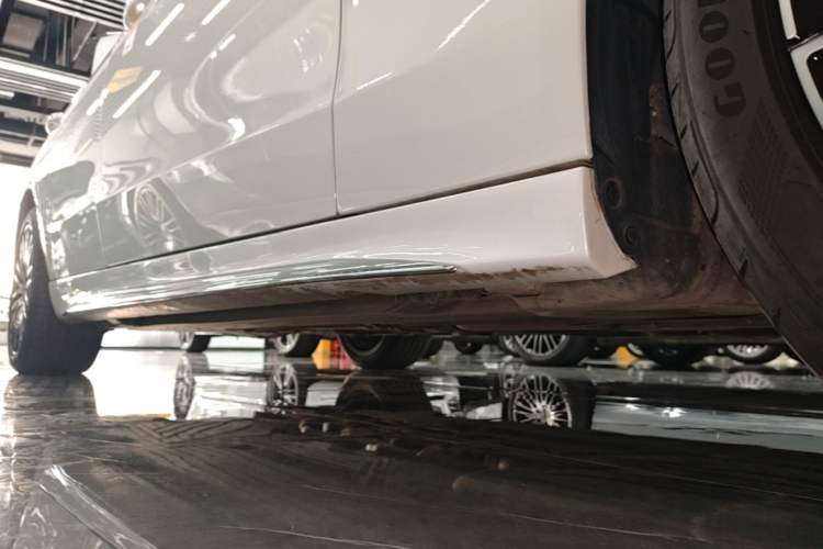Used Mercedes-Benz C-Class 2023 Revised C 200 L Sport Edition Right Side Sill