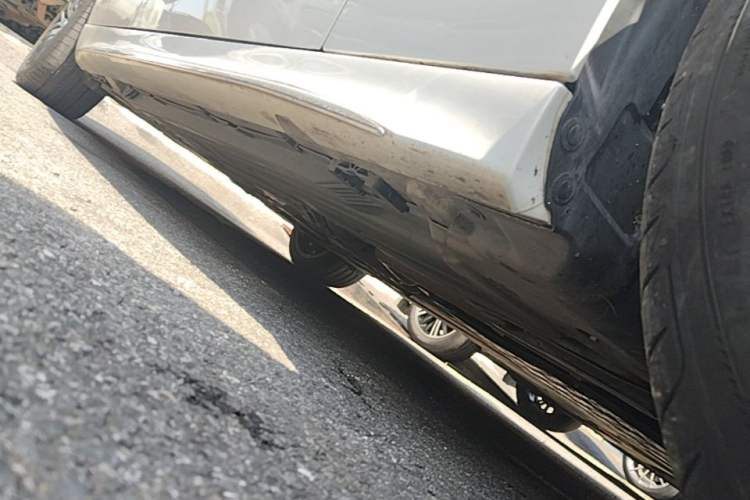 Used Mercedes-Benz C-Class 2023 Restyled C 260 L Sport Edition Right Side Sill