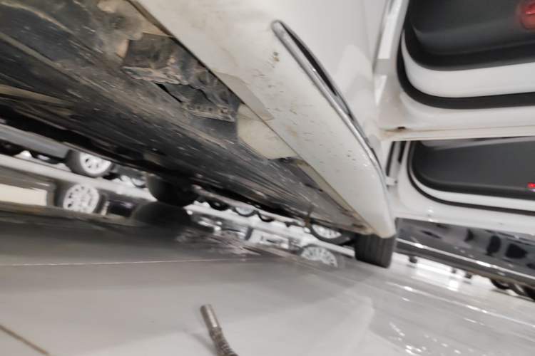 Used Mercedes-Benz C-Class 2023 C 200 L Sport Edition Right Side Sill