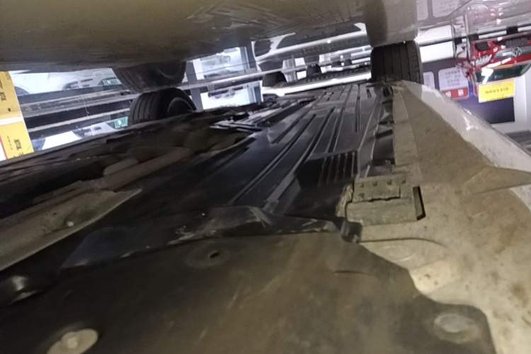 Used Mercedes-Benz C-Class 2023 Restyled C 260 L Sport Edition Right Side Sill
