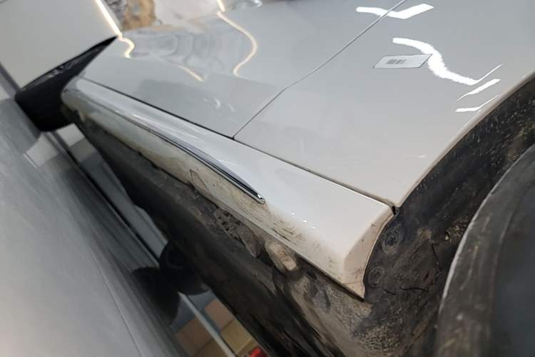 Used Mercedes-Benz C-Class 2023 Revised C 200 L Sport Edition Right Side Sill