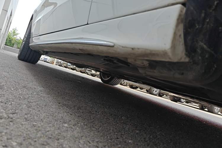 Used Mercedes-Benz C-Class 2023 Second Facelift C 260 L Sport Edition Right Side Sill