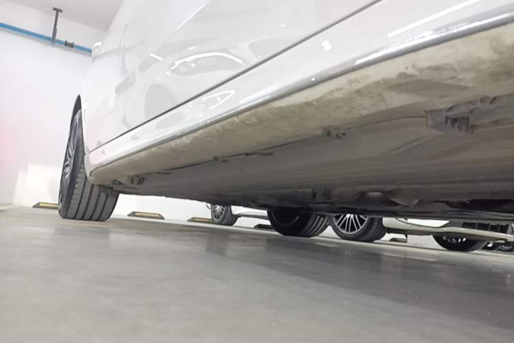 Used Mercedes-Benz C-Class 2023 Second Facelift C 260 L Sport Edition Right Side Sill