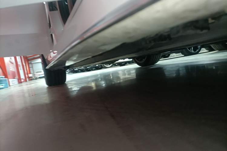 Used Mercedes-Benz C-Class 2023 Revised C 200 L Sport Edition Right Side Sill