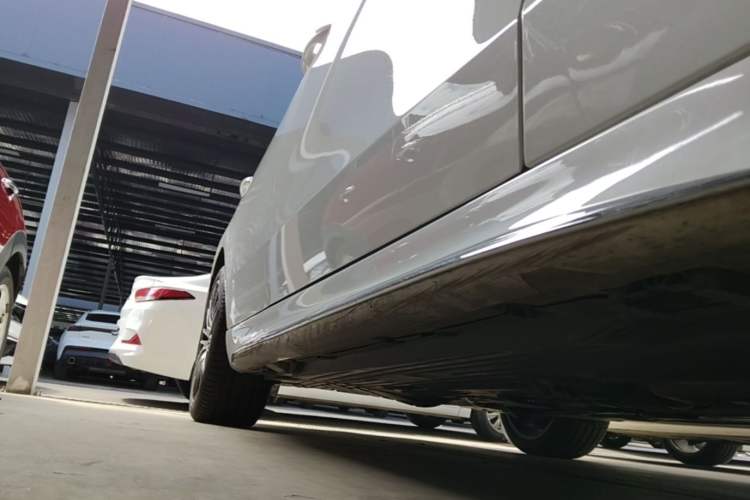 Used Mercedes-Benz C-Class 2023 Restyled C 260 L Sport Edition Right Side Sill