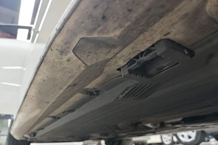 Used Mercedes-Benz C-Class 2023 Restyled C 260 L Sport Edition Right Side Sill
