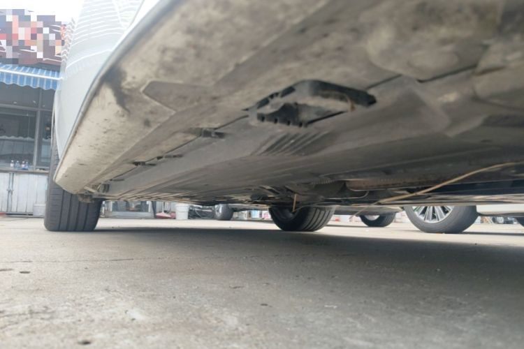 Used Mercedes-Benz C-Class 2023 Revised C 200 L Sport Edition Right Side Sill
