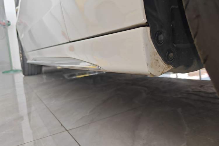 Used Mercedes-Benz C-Class 2023 Second Facelift C 260 L Sport Edition Right Side Sill