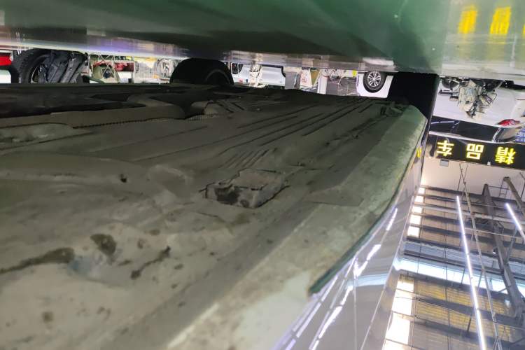 Used Mercedes-Benz C-Class 2023 Restyled C 260 L Sport Edition Right Side Sill