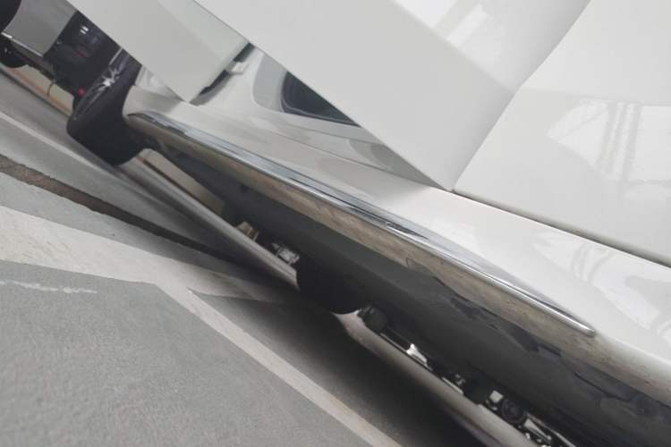 Used Mercedes-Benz C-Class 2023 Restyled C 260 L Sport Edition Right Side Sill