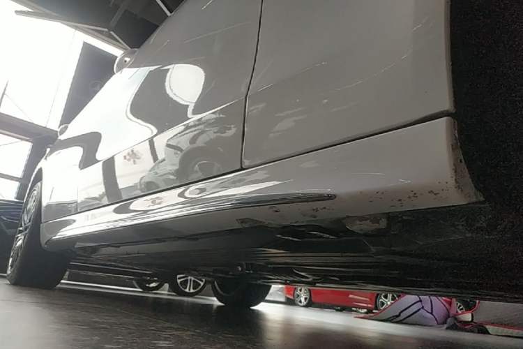 Used Mercedes-Benz C-Class 2023 Restyled C 260 L Sport Edition Right Side Sill