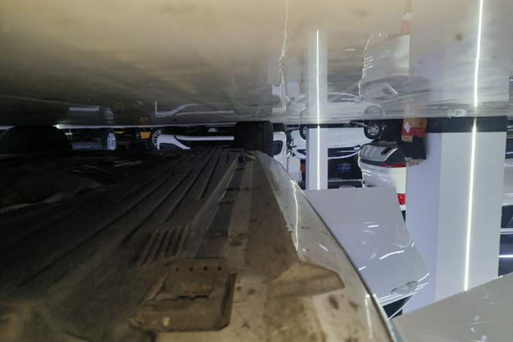 Used Mercedes-Benz C-Class 2023 Revised C 200 L Sport Edition Right Side Sill