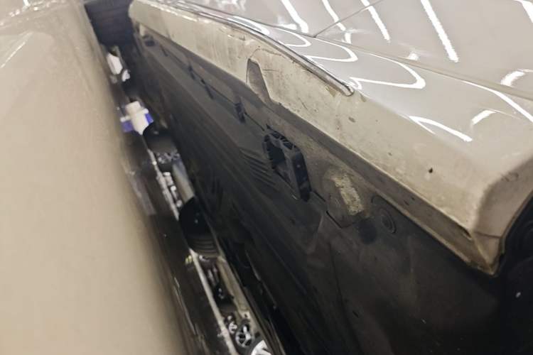 Used Mercedes-Benz C-Class 2023 Revised C 200 L Sport Edition Right Side Sill
