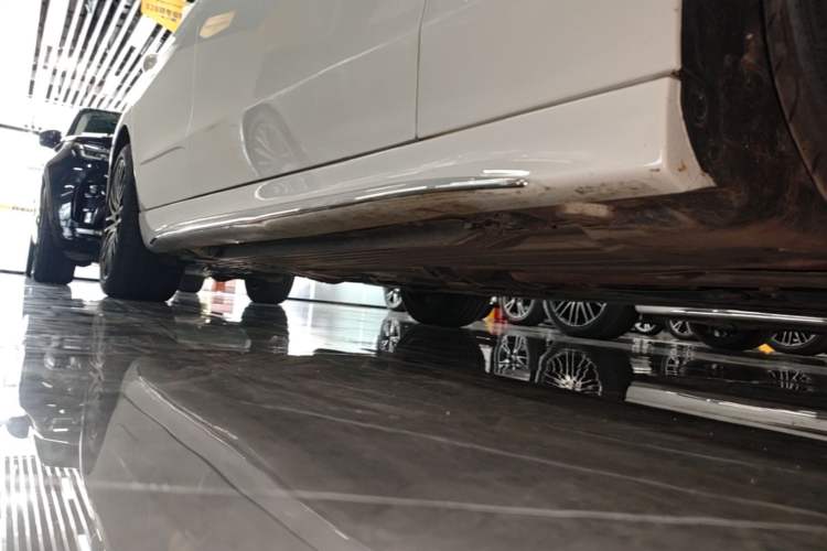 Used Mercedes-Benz C-Class 2023 Restyled C 260 L Sport Edition Right Side Sill