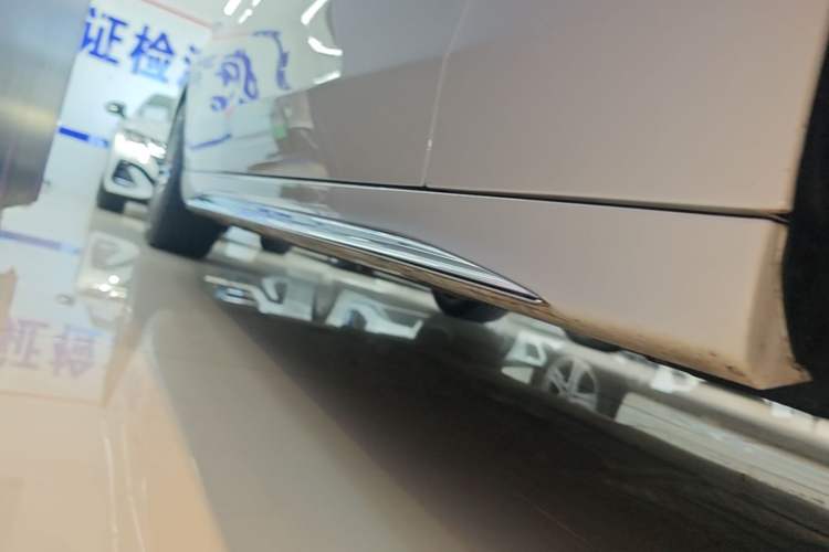 Used Mercedes-Benz C-Class 2023 Revised C 200 L Sport Edition Right Side Sill