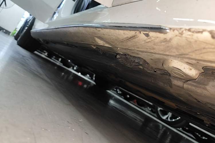 Used Mercedes-Benz C-Class 2023 Restyled C 260 L Sport Edition Right Side Sill