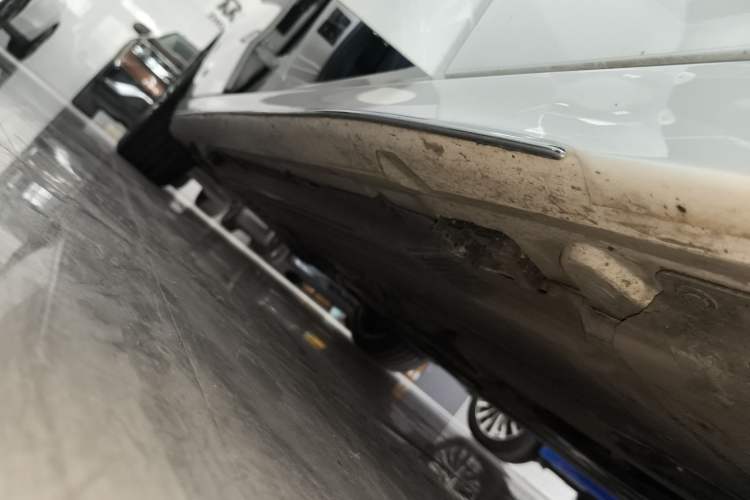 Used Mercedes-Benz C-Class 2023 C 260 L Sport Edition Right Side Sill