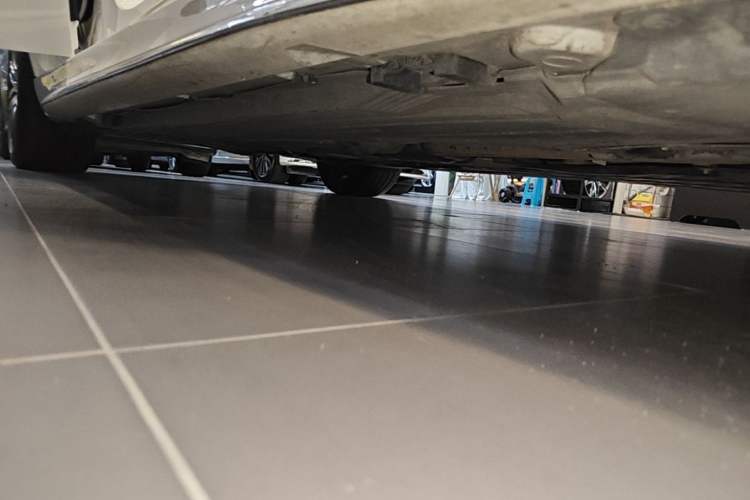 Used Mercedes-Benz C-Class 2023 C 260 L Sport Edition Right Side Sill