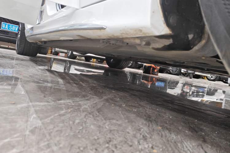 Used Mercedes-Benz C-Class 2023 C 200 L Sport Edition Right Side Sill